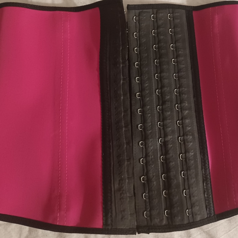 InstaCurve Waist Cincher